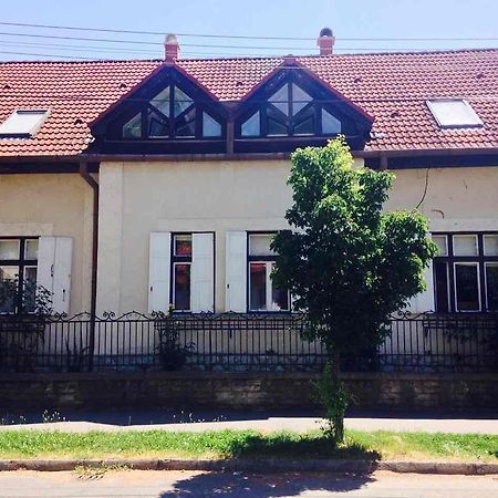 Horváth Apartmanház Kaposvár Exterior foto